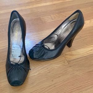 Oro Nero womens high heels 👠- SIZE 7
